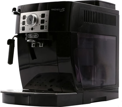 De'Longhi Magnifica S – Ansicht schräg mit Milchaufschäumdüse