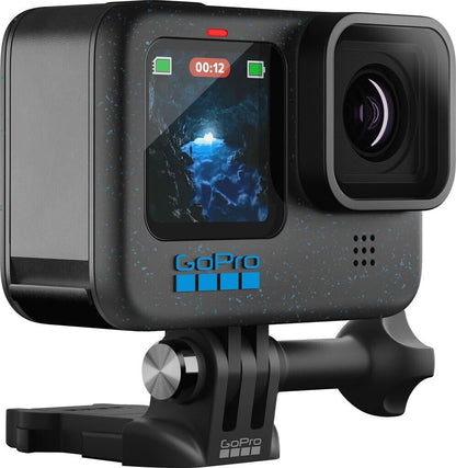 GoPro HERO12 Black mit Halterung – Ansicht schräg