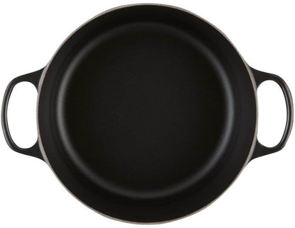 Le Creuset Signature Bräter 24 cm – Innenansicht ohne Deckel