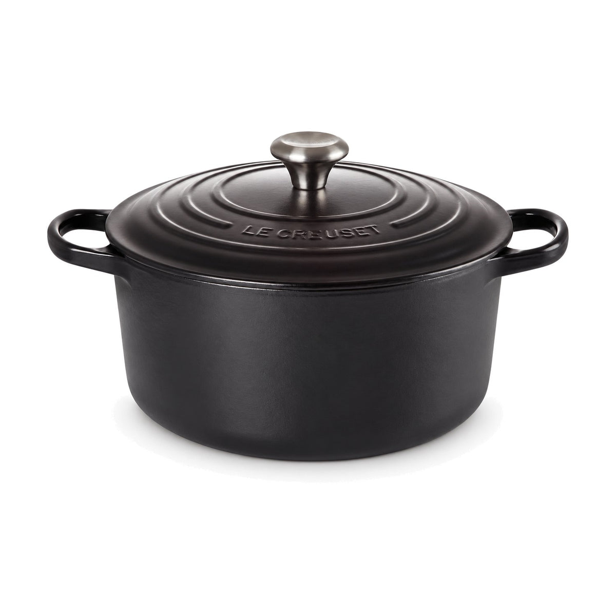 Le Creuset Signature Bräter rund 24 cm in Schwarz – Produktfoto auf weißem Hintergrund (KI-generierte Darstellung)