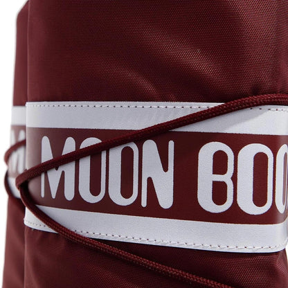 Moon Boot Icon Nylon – Detail mit Logo-Band und Schnürung
